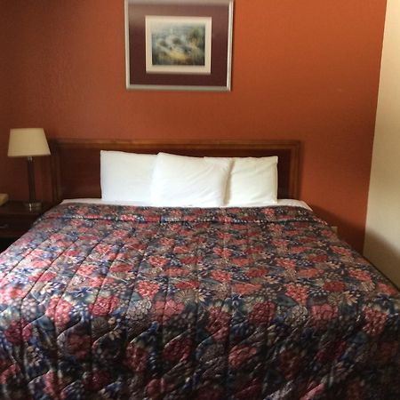 Rodeway Inn Whitehall Zewnętrze zdjęcie