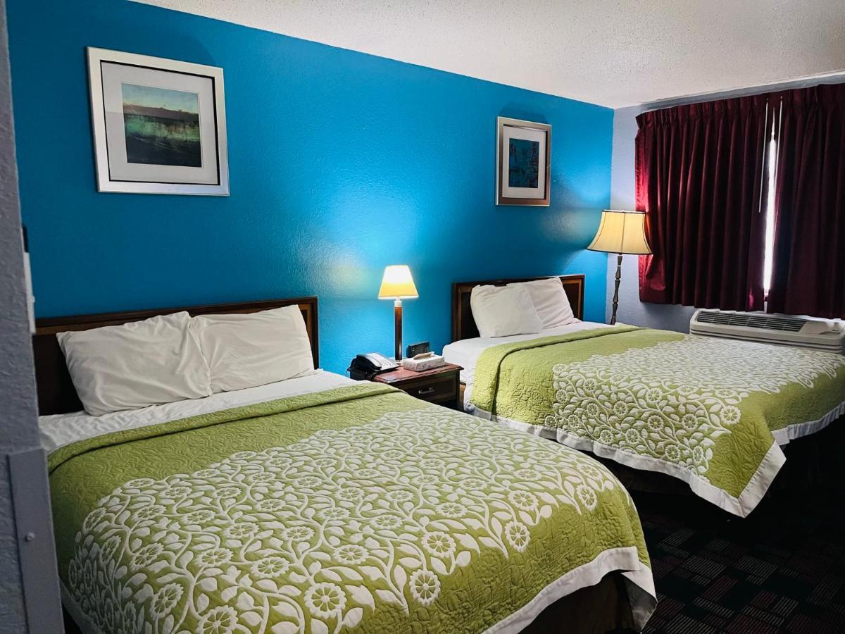 Rodeway Inn Whitehall Zewnętrze zdjęcie