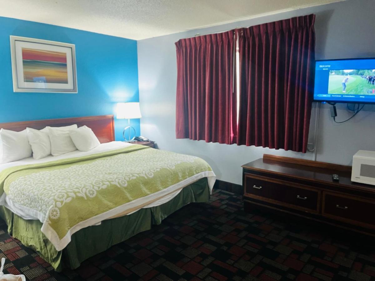 Rodeway Inn Whitehall Zewnętrze zdjęcie