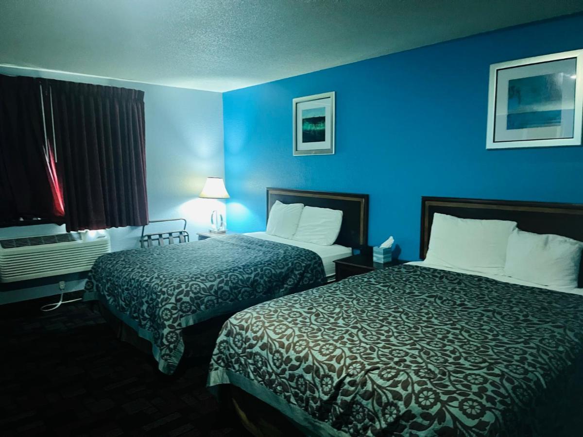 Rodeway Inn Whitehall Zewnętrze zdjęcie