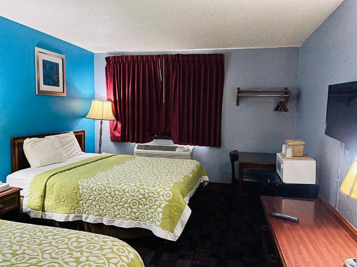 Rodeway Inn Whitehall Zewnętrze zdjęcie