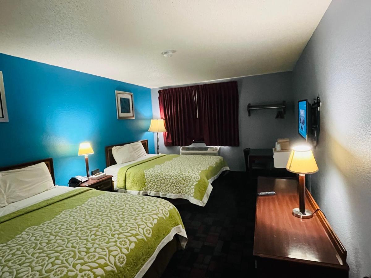 Rodeway Inn Whitehall Zewnętrze zdjęcie